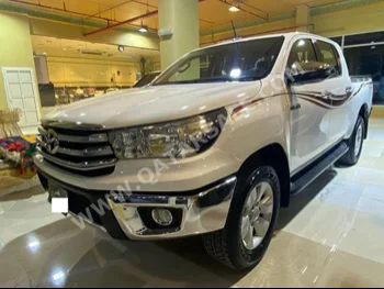 Toyota  Hilux  SR5  2019  Automatic  100,000 Km  4 Cylinder  Four Wheel Drive (4WD)  Pick Up  White