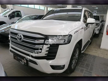 Toyota  Land Cruiser  GXR Twin Turbo  2022  Automatic  31,000 Km  6 Cylinder  Four Wheel Drive (4WD)  SUV  White  With Warranty