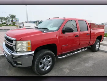 Chevrolet  Silverado  2500 HD  2011  Automatic  108,000 Km  8 Cylinder  Four Wheel Drive (4WD)  Pick Up  Red