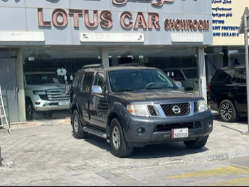 Nissan  Pathfinder  2012  Automatic  197,000 Km  6 Cylinder  Four Wheel Drive (4WD)  SUV  Gray