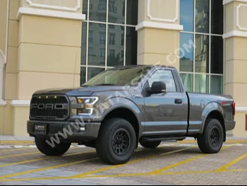 Ford  F  150  2016  Automatic  144,000 Km  8 Cylinder  Four Wheel Drive (4WD)  Pick Up  Gray