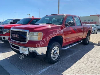 GMC  Sierra  2500 HD  2011  Automatic  340,000 Km  8 Cylinder  Four Wheel Drive (4WD)  Pick Up  Red