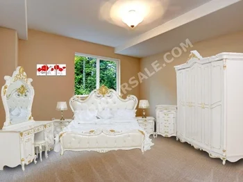 غرف نوم كاملة أبيض  الصين  طقم مكون من 6 قطع مكون من 5 قطع مع مقعد ، دولاب ، إلخ…  خشب
