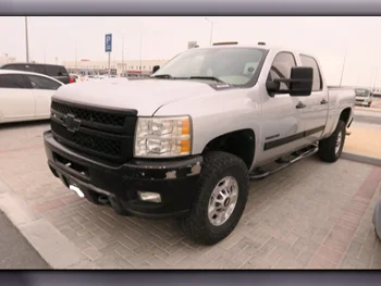 Chevrolet  Silverado  2500 HD  2011  Automatic  280,000 Km  8 Cylinder  Four Wheel Drive (4WD)  Pick Up  Silver