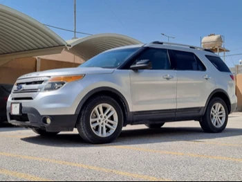 Ford  Explorer  2013  Automatic  150,000 Km  6 Cylinder  Four Wheel Drive (4WD)  SUV  Silver