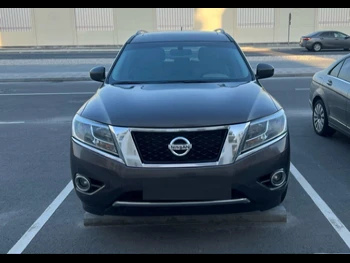 Nissan  Pathfinder  SV  2016  Automatic  73,500 Km  6 Cylinder  Four Wheel Drive (4WD)  SUV  Brown