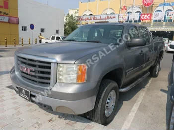 GMC  Sierra  2500 HD  2009  Automatic  263,000 Km  8 Cylinder  Four Wheel Drive (4WD)  Pick Up  Silver