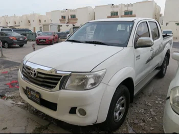 Toyota  Hilux  2013  Automatic  360,000 Km  4 Cylinder  Four Wheel Drive (4WD)  Pick Up  White