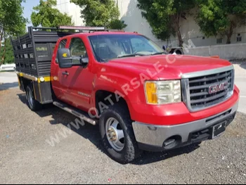 GMC  Sierra  3500  2008  Automatic  124,000 Km  8 Cylinder  Four Wheel Drive (4WD)  Pick Up  Red