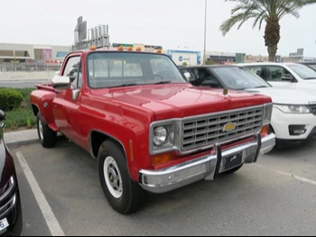 Chevrolet  Silverado  1977  Automatic  200,000 Km  8 Cylinder  Rear Wheel Drive (RWD)  Pick Up  Red