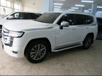 Toyota  Land Cruiser  VXR Twin Turbo  2022  Automatic  94,000 Km  6 Cylinder  Four Wheel Drive (4WD)  SUV  White  With Warranty