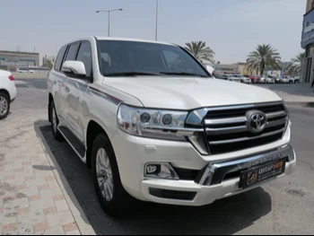 Toyota  Land Cruiser  GXR  2020  Automatic  75,000 Km  8 Cylinder  Four Wheel Drive (4WD)  SUV  Pearl  With Warranty