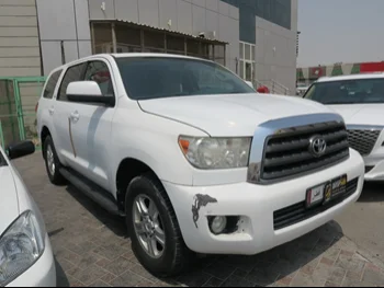 Toyota  Sequoia  2012  Automatic  245,000 Km  8 Cylinder  Four Wheel Drive (4WD)  SUV  White  With Warranty