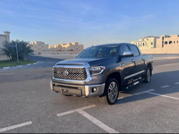 Toyota  Tundra  Edition 1794  2014  Automatic  121,000 Km  8 Cylinder  Four Wheel Drive (4WD)  Pick Up  Gray