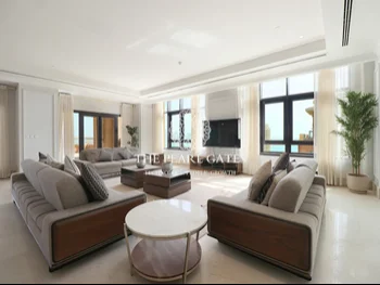 4 Bedrooms  Penthouse  For Rent  in Doha -  The Pearl  Fully Furnished