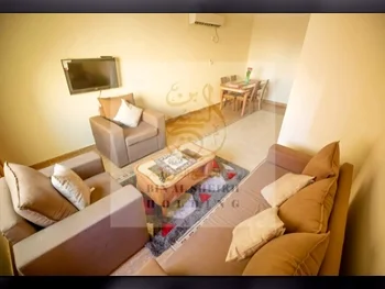 2 غرف نوم  شقة  للايجار  في الدوحة -  المنصورة  نصف مفروشة
