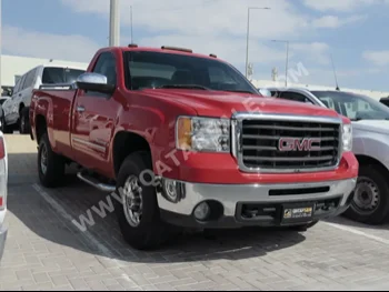 GMC  Sierra  2500 HD  2009  Automatic  197,000 Km  8 Cylinder  Four Wheel Drive (4WD)  Pick Up  Red