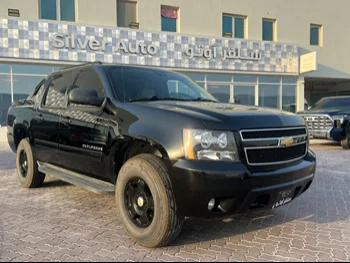 Chevrolet  Avalanche  2013  Automatic  213,000 Km  8 Cylinder  Four Wheel Drive (4WD)  Pick Up  Black  With Warranty