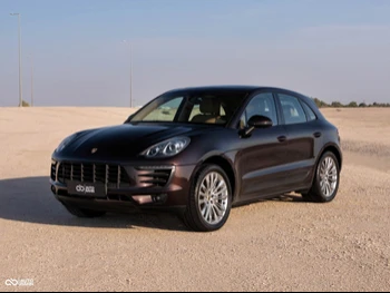 Porsche  Macan  S  2015  Automatic  54,000 Km  6 Cylinder  Four Wheel Drive (4WD)  SUV  Maroon