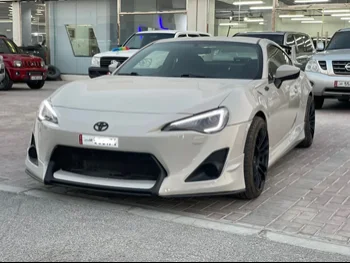 Toyota  GT 86  2013  Automatic  190,000 Km  4 Cylinder  Rear Wheel Drive (RWD)  Coupe / Sport  Beige