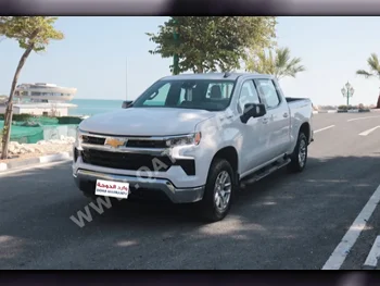  Chevrolet  Silverado  LT  2022  Automatic  3,500 Km  8 Cylinder  Four Wheel Drive (4WD)  Pick Up  Silver  With Warranty