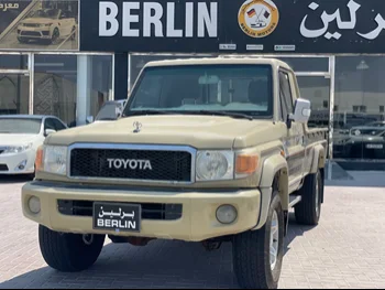 Toyota  Land Cruiser  LX  2013  Manual  250,000 Km  6 Cylinder  Four Wheel Drive (4WD)  Pick Up  Gold  With Warranty