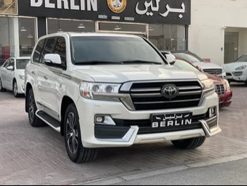 Toyota  Land Cruiser  VXR- Grand Touring S  2020  Automatic  129,000 Km  8 Cylinder  Four Wheel Drive (4WD)  SUV  White  With Warranty