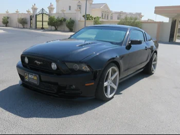 Ford  Mustang  2013  Manual  51,400 Km  6 Cylinder  Rear Wheel Drive (RWD)  Coupe / Sport  Black  With Warranty
