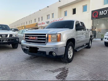 GMC  Sierra  1500  2013  Automatic  323,000 Km  8 Cylinder  Four Wheel Drive (4WD)  Pick Up  Silver  With Warranty
