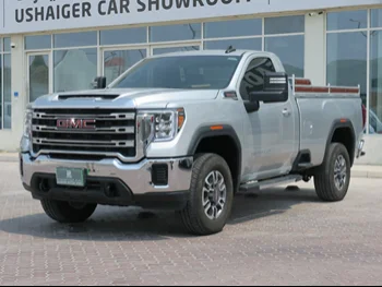 GMC  Sierra  2500 HD  2022  Automatic  72,000 Km  8 Cylinder  Four Wheel Drive (4WD)  Pick Up  Silver  With Warranty