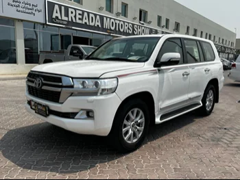 Toyota  Land Cruiser  GXR  2019  Automatic  132,000 Km  8 Cylinder  Four Wheel Drive (4WD)  SUV  White  With Warranty