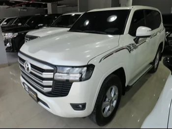 Toyota  Land Cruiser  GXR  2022  Automatic  41,000 Km  6 Cylinder  Four Wheel Drive (4WD)  SUV  White  With Warranty
