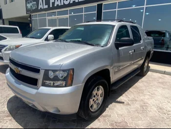 Chevrolet  Avalanche  2013  Automatic  260,000 Km  8 Cylinder  Four Wheel Drive (4WD)  Pick Up  Silver  With Warranty