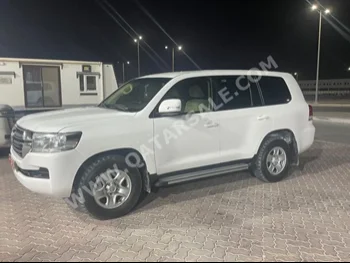 Toyota  Land Cruiser  GX  2017  Automatic  212,000 Km  6 Cylinder  Four Wheel Drive (4WD)  SUV  White  With Warranty