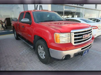 GMC  Sierra  1500  2013  Automatic  220,000 Km  8 Cylinder  Four Wheel Drive (4WD)  Pick Up  Red