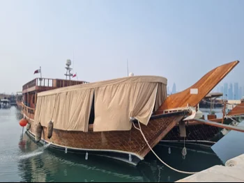 قارب خشب سنبوك الطول 63.5 قدم  بني