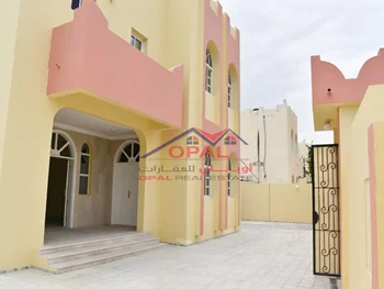 Family Residential  - Not Furnished  - Doha  - Al Maamoura  - 5 Bedrooms