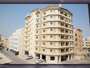 2 غرف نوم  شقة  للايجار  في الدوحة -  فريج بن درهم  نصف مفروشة