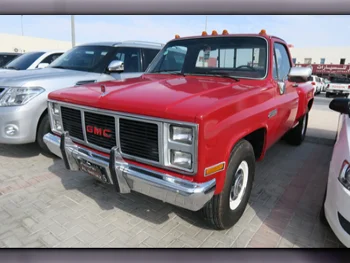 GMC  Sierra  Classic  1986  Automatic  200,000 Km  8 Cylinder  Rear Wheel Drive (RWD)  Pick Up  Red