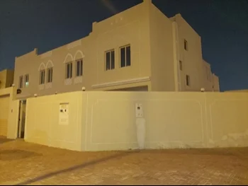 سكن عائلي  - غير مفروشة  - الدوحة  - المرخية  - 8 غرف نوم