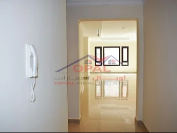 1 غرف نوم  شقة  للايجار  في الدوحة -  اللؤلؤة  نصف مفروشة