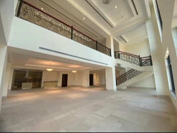 5 Bedrooms  Penthouse  For Sale  Doha -  The Pearl  Semi Furnished
