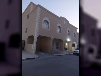 Family Residential  - Not Furnished  - Al Rayyan  - Izghawa  - 6 Bedrooms
