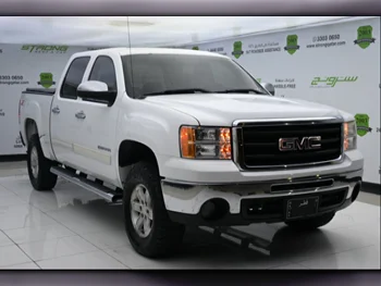 GMC  Sierra  1500  2010  Automatic  240,000 Km  8 Cylinder  Four Wheel Drive (4WD)  Pick Up  White