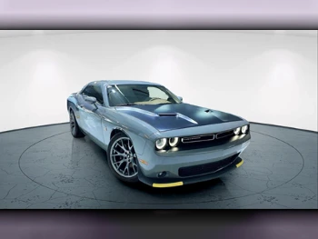 Dodge  Challenger  R/T Scat Pack  2018  Manual  59,000 Km  8 Cylinder  Rear Wheel Drive (RWD)  Coupe / Sport  Gray