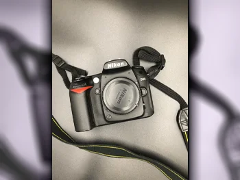 Digital Cameras - Nikon  - Black  - Memory Card Included