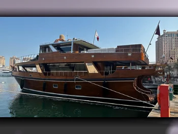 قارب خشب سنبوك الطول 86 قدم  بني  2018  مع موقف