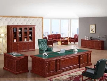 المكاتب ومكاتب الحاسوب - مكتب تنفيذي فاخر  - اللون البيج  - مع خزانة ذات 3 أدراج