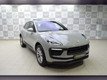 Porsche  Macan  2023  Automatic  0 Km  4 Cylinder  Four Wheel Drive (4WD)  SUV  Crayon  With Warranty