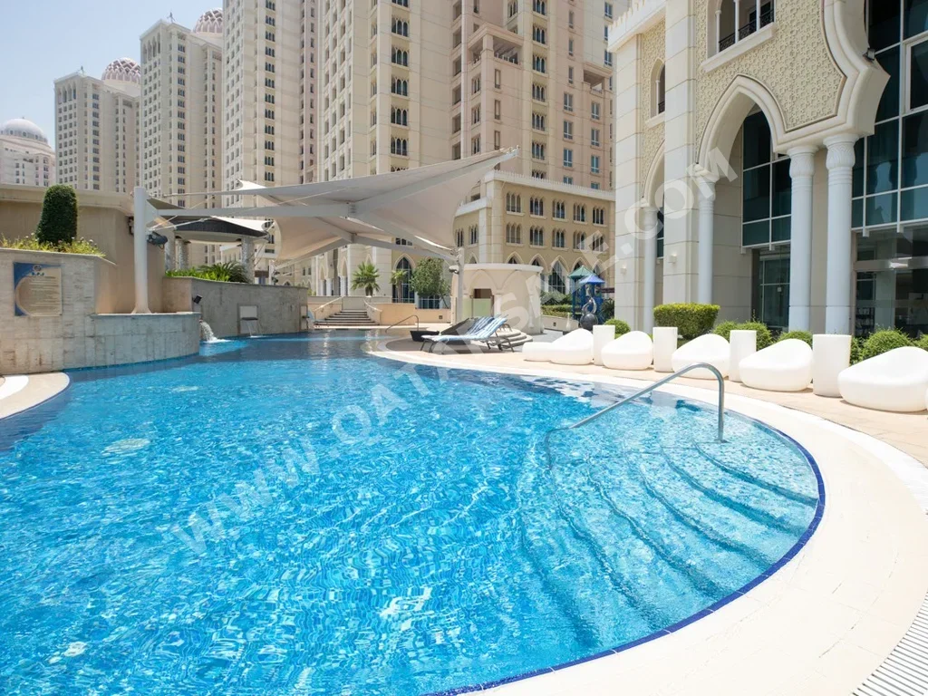 شقة  للايجار  في الدوحة -  اللؤلؤة  مفروشة بالكامل